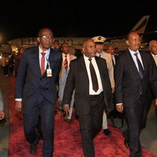 28e Sommet de l’Union africaine : le président Azali arrive à Addis-Abeba