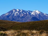 La première partie de la rando avec la vue sur les volcans Tongariro et Ngauruhoe