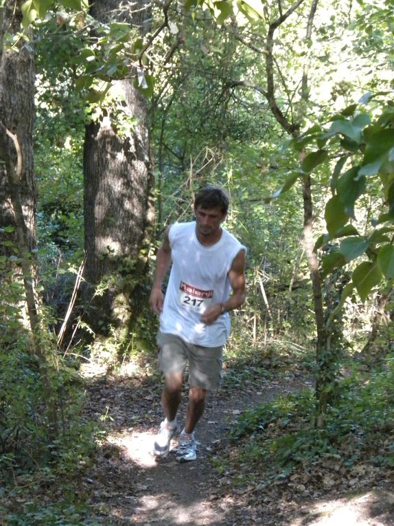 Petite boucle d'un circuit "trail" de 2,5 km à faire le plus de fois possible en 6 heures !!!