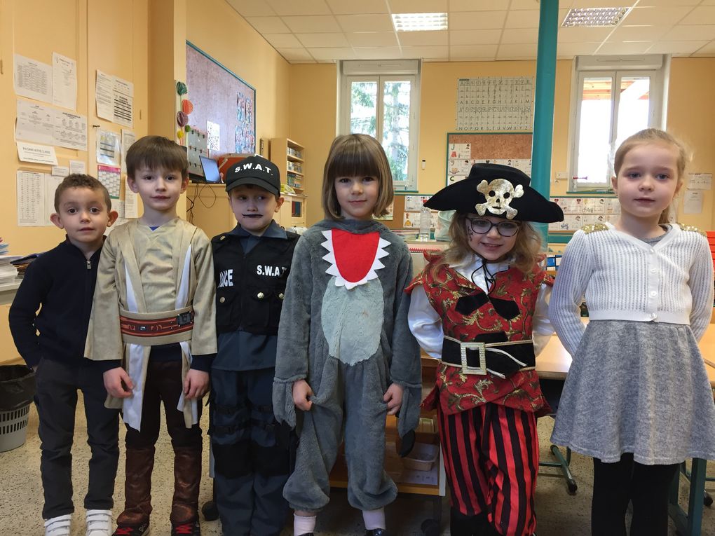 CARNAVAL DANS LA CLASSE DES GS/CP