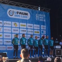 Faun Drôme Classic : le départ à Etoile-sur-Rhône, puis le mur d'Allex (1er passage)