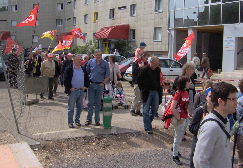 Rassemblement et manifestation du 1er mai 2011 à La Madeleine (Evreux)
Photos PR