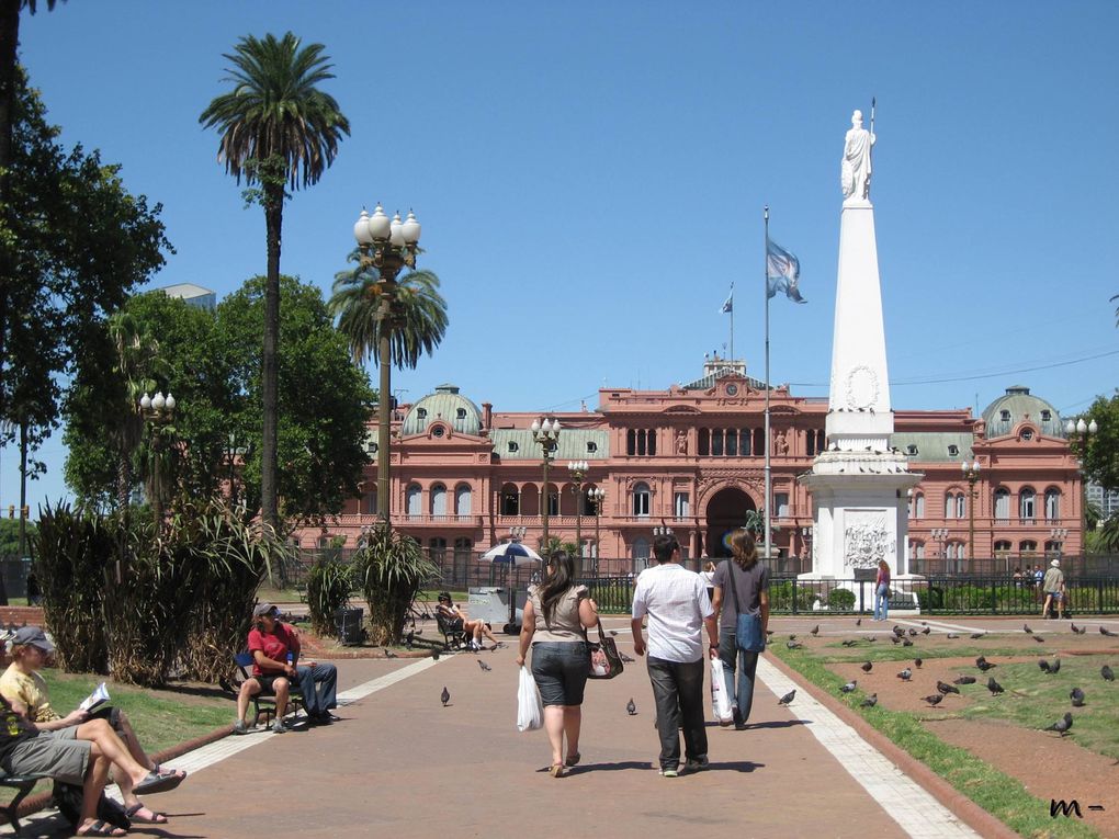 los principales monumentos de la capital...

les principaux monuments de la capitale