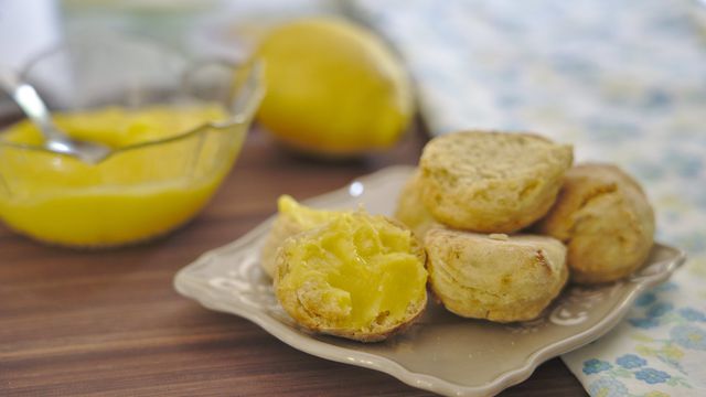 Scones à la limonade et lemon curd