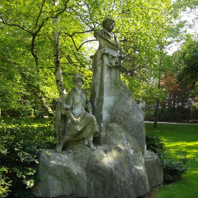 Monument à Ferdinand Fabre (1827-1898), 1880, par Laurent Marqueste (1848-1920).
