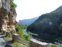 Les gorges du Tarn, village typique sur le versant opposé, panorama depuis le point sublime (2 photos), Sainte Enimie (2 photos), Montbrun, l'ascension au causse Méjean, Vue depuis le haut du causse Méjean.