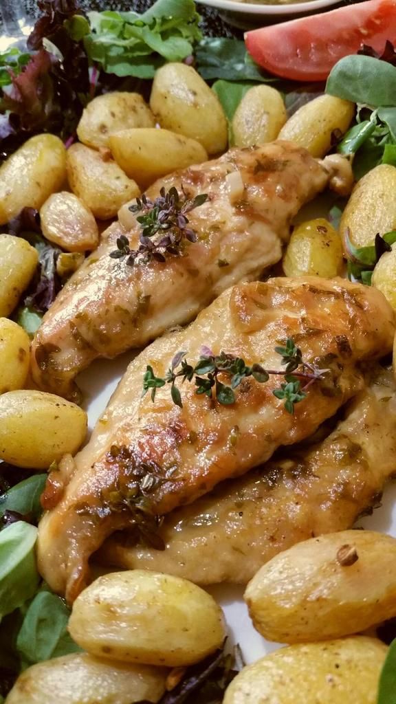 poulet à l'ail à l'espagnole et ses pommes de terre au pimenton