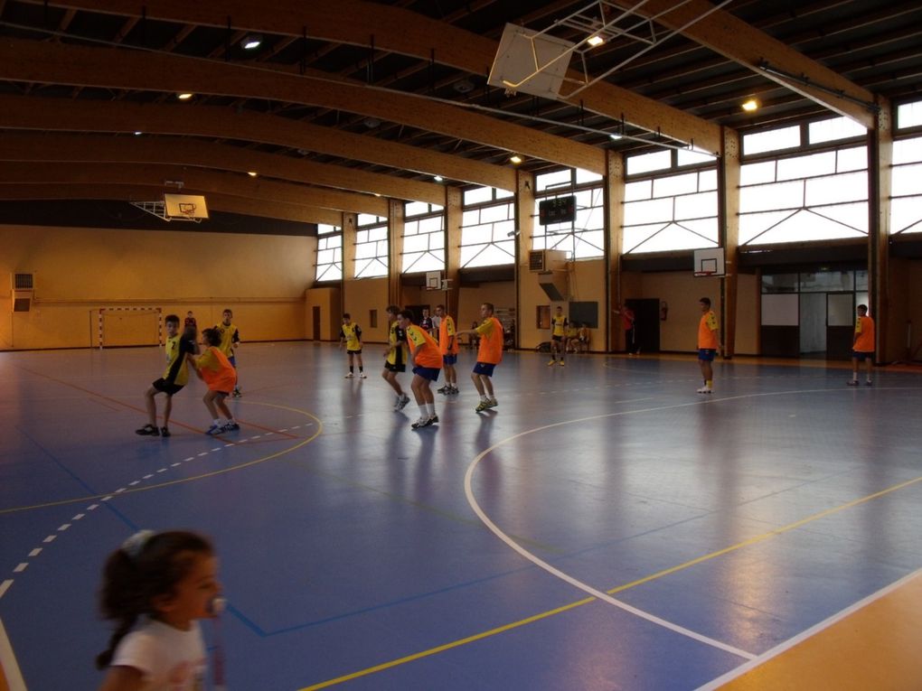 Le 13 septembre avait lieu le 1er plateau des moins de 16 masculins à Istres. Résultats mitigés : 2 matchs gagnés et 2 matchs perdus! Mais énoooorme souvenir match contre Istres! Bravo les garçons!