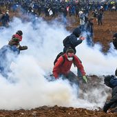 Sainte-Soline, un an après : ce qu'il faut retenir de la conférence de presse des Soulèvements de la Terre - France Bleu