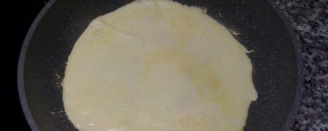 Crespelle (o crepes) al formaggio Asiago e asparagi