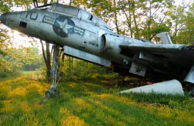 INCREDIBLE PICTURE OF UNEXPLAINED ABANDONED AIRPLANES