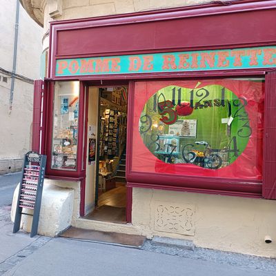 Pomme de Reinette et Pomme d'Api : jouets tradition à Montpellier