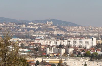 D'UNE COLLINE A L'AUTRE