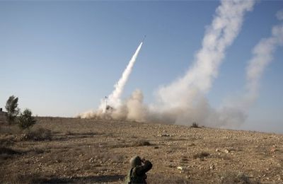 Israël attaque une base de l'armée syrienne à Suwayda (FNA)