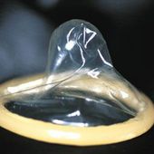 Les Canadiens de 40 à 59 ans utilisent moins le condom que les plus jeunes | Michelle McQuigge | Sexualité