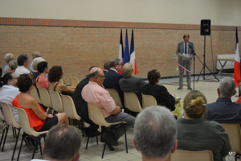 Cérémonie de remise de la Médaille de la Jeunesse, des Sports et de l'Engagement associatif échelon OR à Michel Meurdesoif dans la salle Louis-Pol à Aniche ce 29 juin 2018.