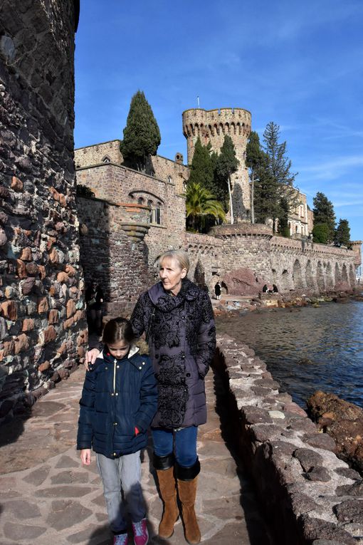 IL ETAIT UNE FOIS UN CHATEAU LES PIEDS DANS L’EAU