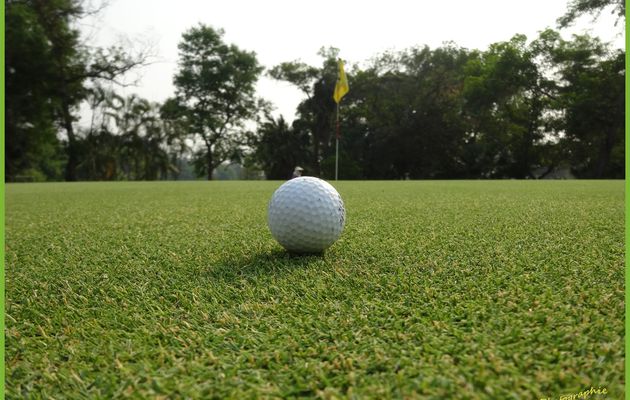 Le golf en Thailande II (Ubonrat)