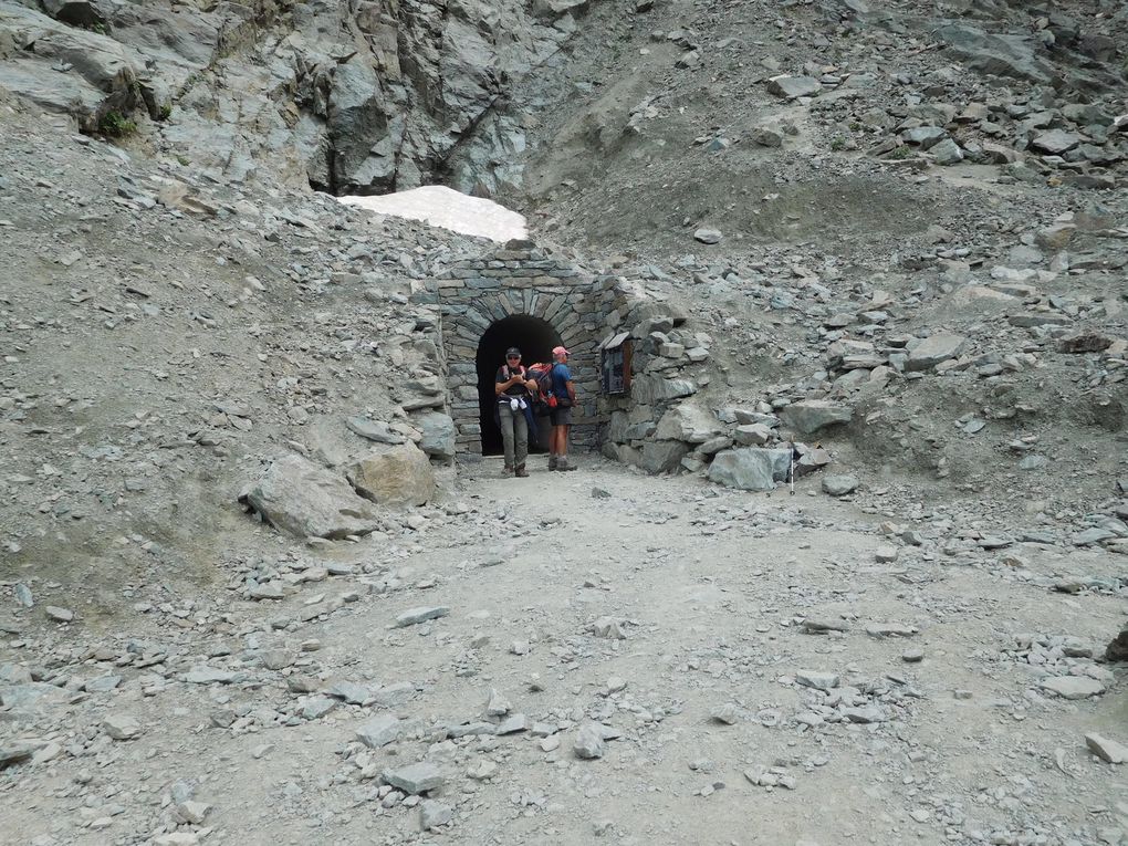 monter au col de la traversette, tunel coté Français, coté Italien, col à 2950m, rencontre sur le retour.