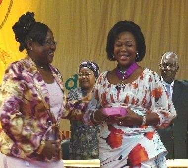 Antoinette Sassou Nguesso élevée commandeur de l’ordre du mérite de la solidarité de Côte d’Ivoire