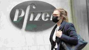 Des dirigeants de Pfizer évoquent une hausse du prix du vaccin et l'injection d'une troisième dose...