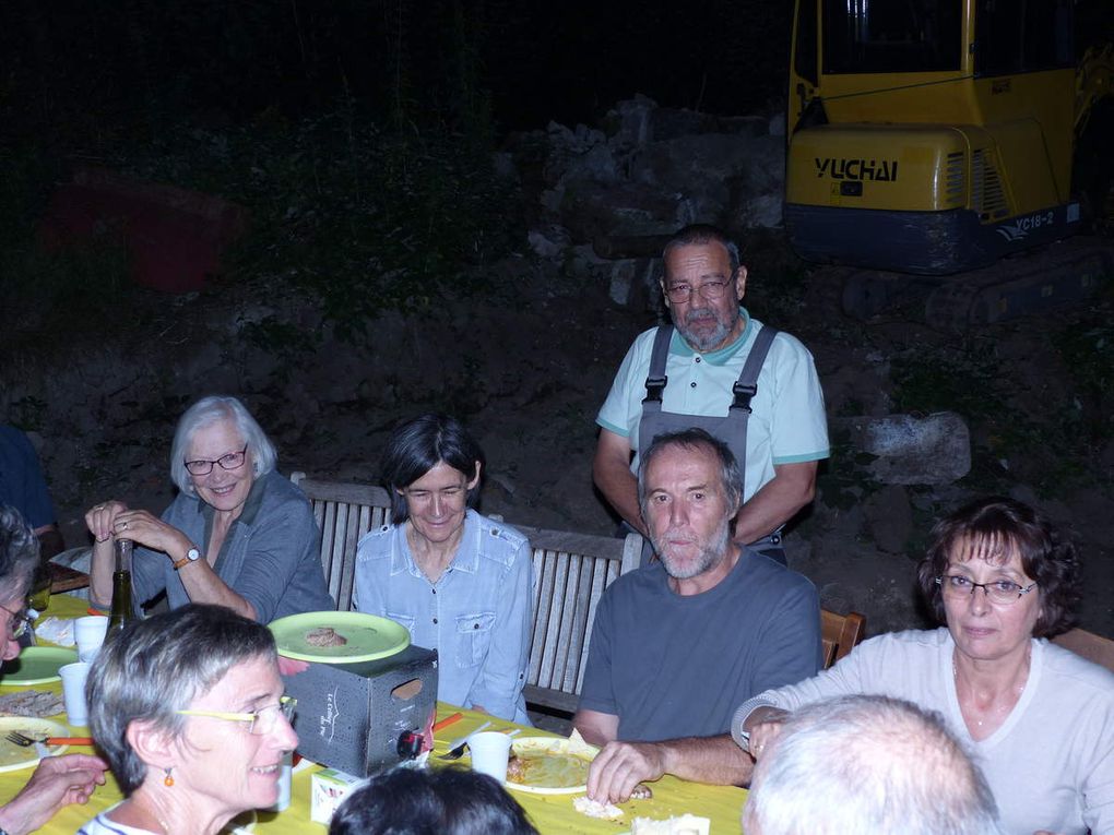 FI Cantal : Diverses manifestations, distribution de tracts, repas festif et visite de Martine Billard