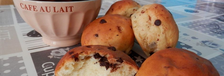 Petites brioches au lait et aux pépites de chocolat