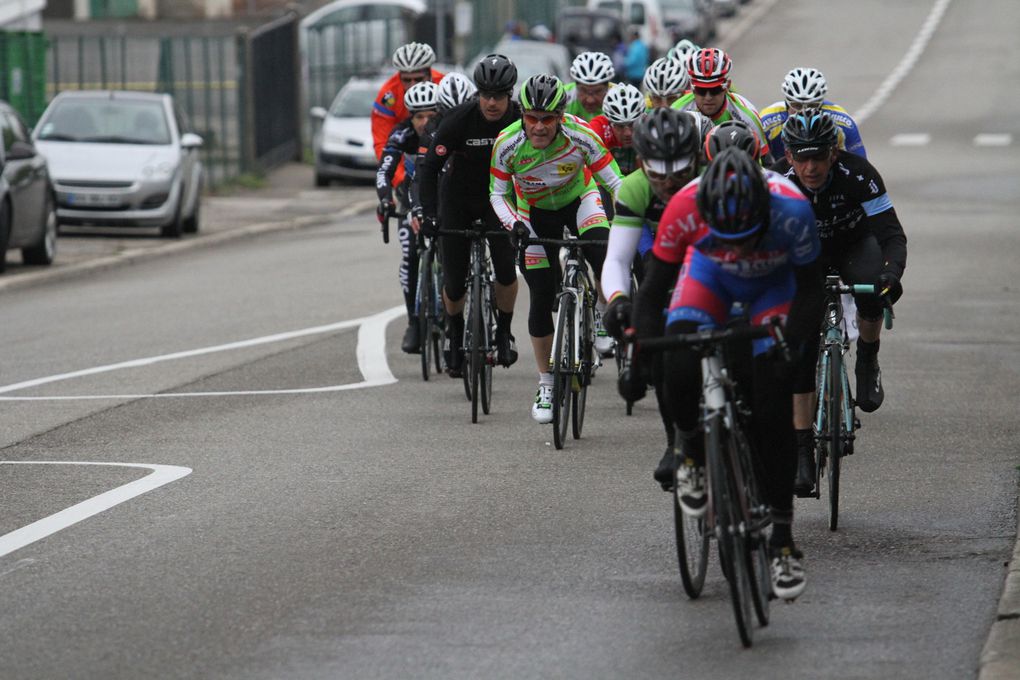 Les conditions météorologiques ont contrarié les efforts de la vingtaine de bénévoles du Vélo Club Max-Barel