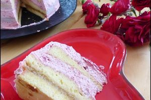 Génoise, gelée de rhubarbe & mousse à la fraise