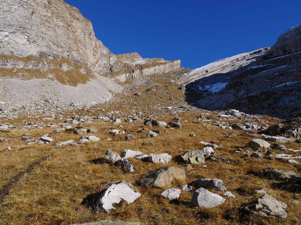 Aiguille des Calvaires 2322m - (Aravis)