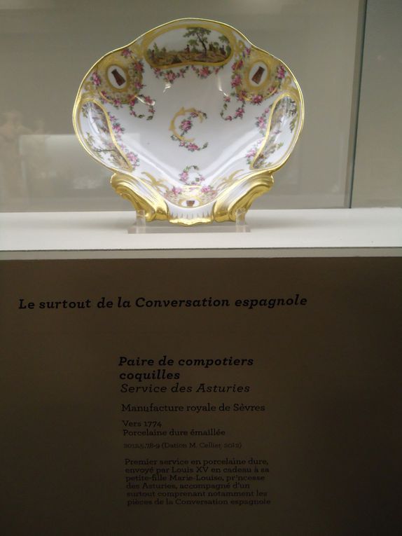 Paire de compotiers coquilles, service des Asturies, Manufacture royale de Sèvres, porcelaine dure émaillée