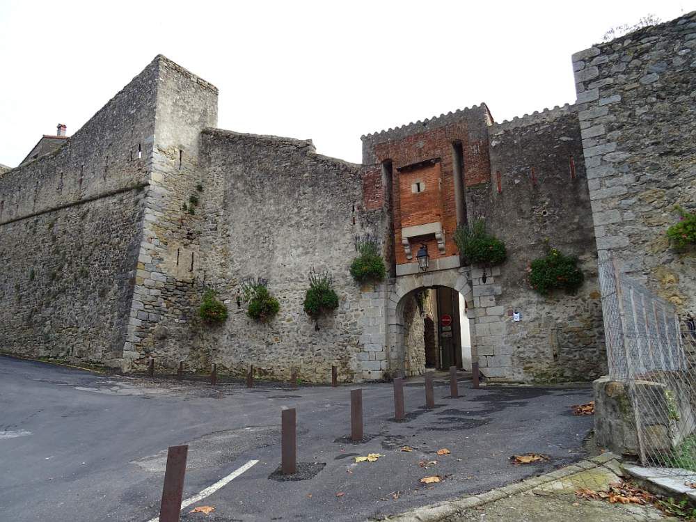 PRATS DE MOLLO une cité fortifiée du haut vallespir