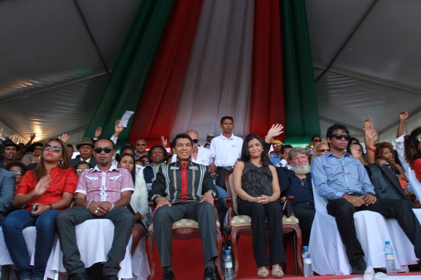 Dans le cadre du IIè anniversaire de la IVèRépublique, le couple présidentiel, Andry et Mialy Rajoelina, a inauguré le «Coliseum de Madagascar» sis à Antsonjombe. 5è partie. Photos: Harilala Randrianarison