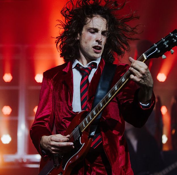 Rosies Cigale tournée pour Highway Hell Tour hommage ACDC