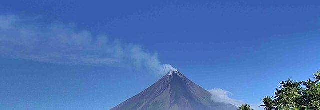 News from Mayon, Merapi, Aeolian Islands and Ischia.