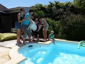 1er plongeon toute habillée !