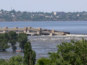 Le " compartimentage " du barrage-réservoir permet très sérieusement d'envisager le " compartimentage " de la galerie de visite-drainage ! 