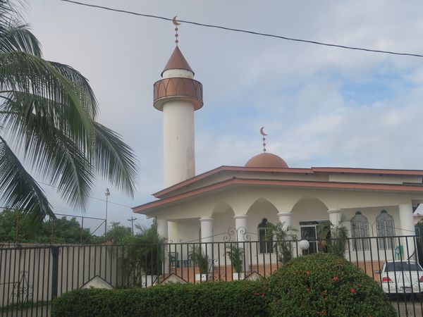 1ère mosquée vue en Amérique centrale et église de Atalaya