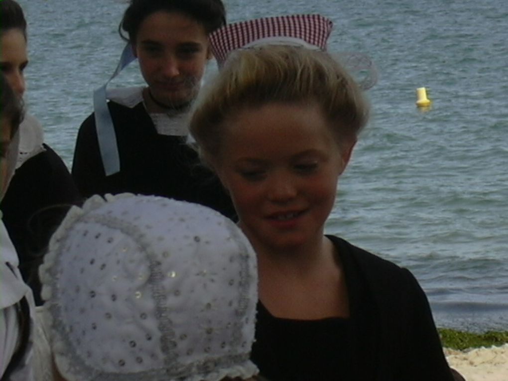 Beig meil et ses criques, l'archipel des glenans et l'ile St Nicolas, Pont Aven, Concarneau
Danses folkloriques bretonnes