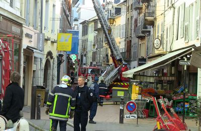 Ce matin à 6h45' violent incendie au 41 rue d'Italie