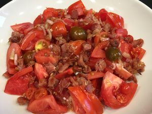 Salade de Tomates au Jambon de Serrano et Chèvre sans gluten - pour 2 personnes