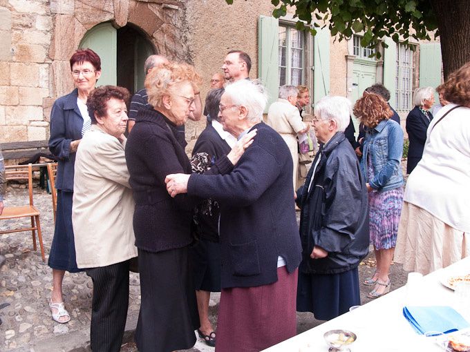 Messe du 29 mai 2010 pour le départ des trois dernières Soeurs de Caunes.
Emotions et tristesse.