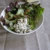 Salade de concombre avec vinaigrette à la rhubarbe