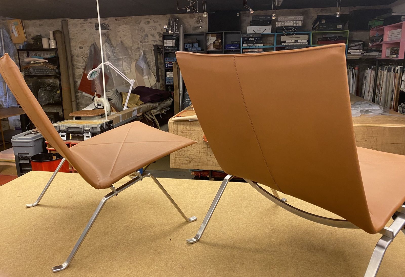 Spécialiste restauration PK22 de Poul Kjærholm