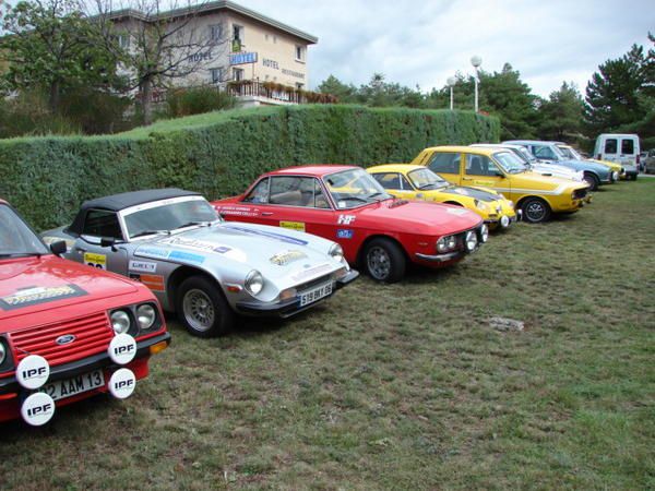 Cette fois, ce sont les deux TVR du team qui ont été engagées au célèbre rallye historique ! Le passage du col de la Bonette sous la neige restera un grand souvenir.