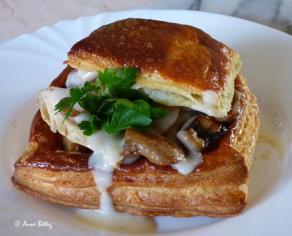 Feuilleté au poulet et champignons.