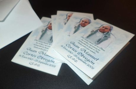 Tarjetas de Agradecimiento de Condolencia para don Juan Manuel / Modelo Díptico Cielo 2