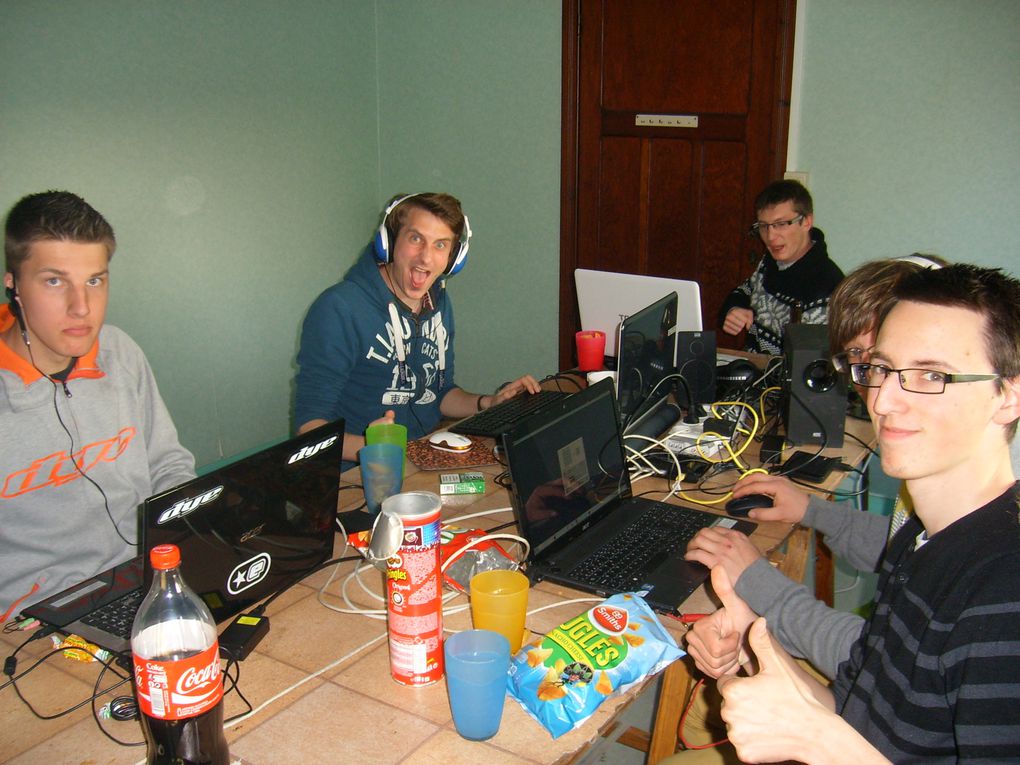 3è test de la LAN Party le 19/04/2014.
- Serveur Urban Terror 4.2.0.17 sous Ubuntu Server 13.01.
- Serveur Minecraft 1.7.9 sous Ubuntu Server 13.01.
- Serveur TeamSpeak 3 sous Ubuntu Server 13.01.