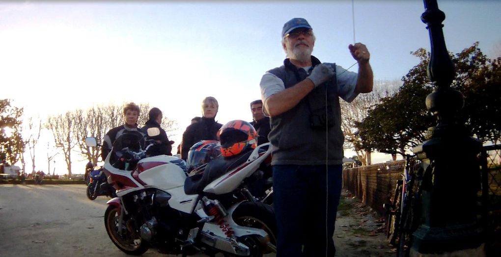 La ballade deNoêl des motards du Gard et de l'Hérault.
Concentration de 500 motards sur l'esplanade du Peyrou à Montpellier le 16 décembre 2012