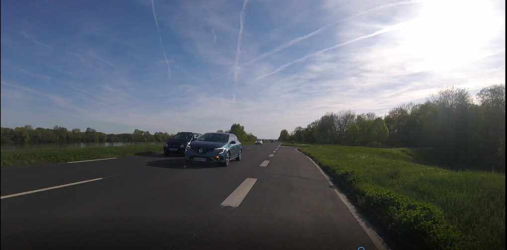 Une &quot;belle route&quot;… pour plus d’accidents ?  Des routes départementales des bords de Loire sont à éviter par les cyclistes. 